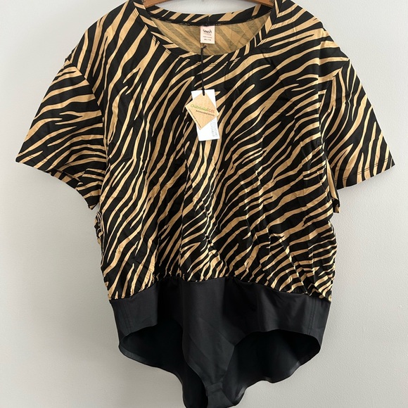 Smash + Tess Tops - NEW smash & Tess plus size Xxl black & brown zebra print short sleeve bodysuit